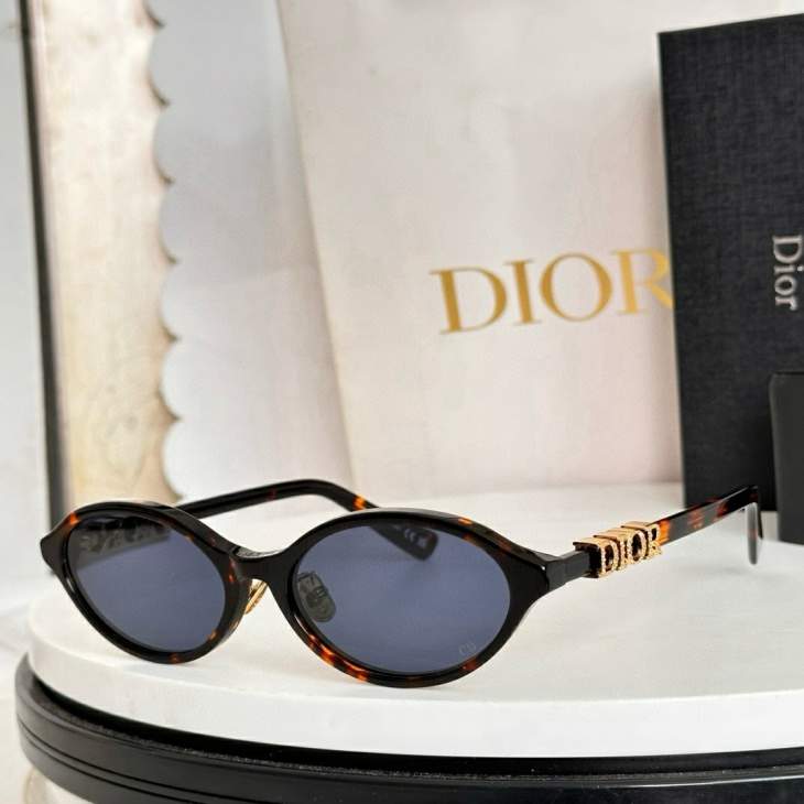 Picture of Dior Sunglasses _SKUfw79480106fw